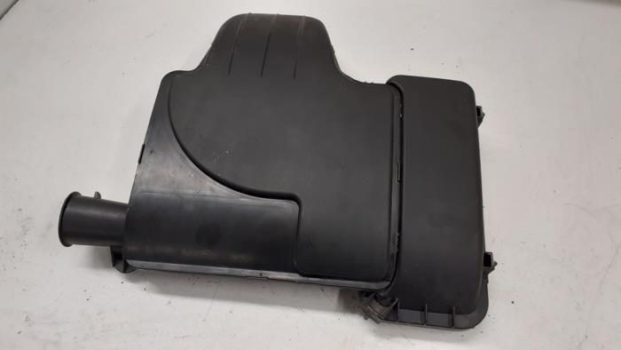 Begagnade Luftfilterhus Toyota Aygo (B10) 1.0 12V VVT-i Pris € 30,00 Marginaltabell erbjuds av Autodemontage van de Laar