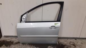 Usados Puerta de 4 puertas izquierda delante Ford Fiesta 5 (JD/JH) 1.3 Precio € 100,00 Norma de margen ofrecido por Autodemontage van de Laar