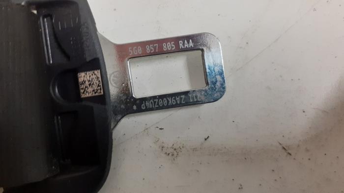 Rear seatbelt, left from a Volkswagen Golf VII (AUA) 1.4 GTE 16V 2015
