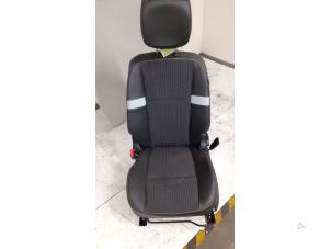 Used Seat, left Renault Scénic III (JZ) 1.5 dCi 110 Price € 125,00 Margin scheme offered by Autodemontage van de Laar