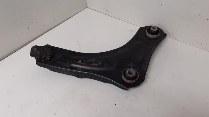 Front wishbone, left from a Renault Scénic III (JZ) 1.5 dCi 110 2015