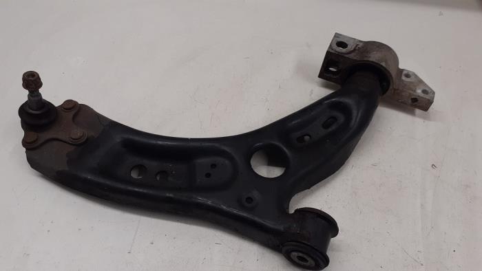 Front wishbone, right from a Seat Altea XL (5P5) 1.2 TSI 2011
