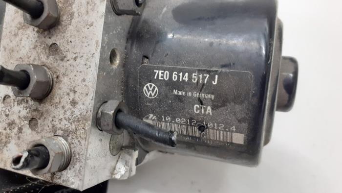 ABS pump from a Volkswagen Transporter T5 2.0 TDI DRF 2014