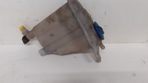 Usagé Réservoir d'expansion Audi S5 (8T3) 4.2 V8 40V Prix € 30,00 Règlement à la marge proposé par Autodemontage van de Laar