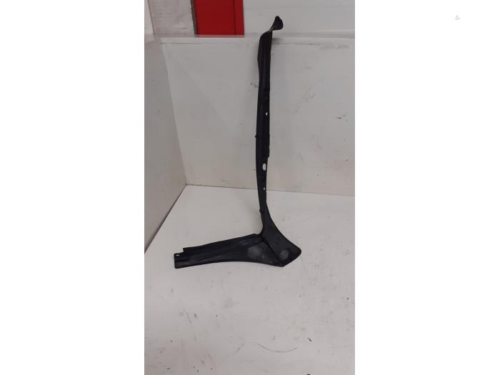 Usados Protector interno Audi S5 (8T3) S5 4.2 V8 40V Precio € 15,00 Norma de margen ofrecido por Autodemontage van de Laar