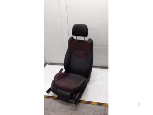 Używane Fotel prawy Seat Altea (5P1) 1.9 TDI 105 Cena € 70,00 Procedura marży oferowane przez Autodemontage van de Laar