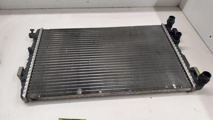 Usagé Radiateur Volkswagen Polo IV (9N1/2/3) 1.9 TDI 100 Prix € 35,00 Règlement à la marge proposé par Autodemontage van de Laar