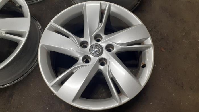 Set of sports wheels from a Opel Astra J Sports Tourer (PD8/PE8/PF8) 2.0 CDTI 16V 165 2013