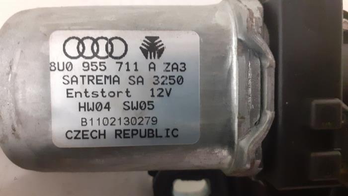 Silnik wycieraczki tylnej z Audi A1 (8X1/8XK) 1.6 TDI 16V 2013
