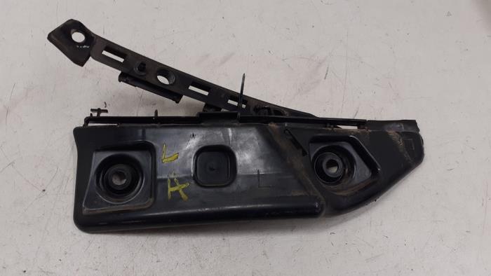 Rear bumper bracket, left from a Mercedes-Benz A (W176) 1.6 A-180 16V 2014