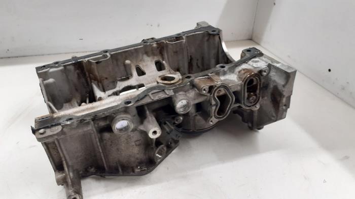 Usagé Couvercle carter Renault Captur I (2R) 1.2 TCE 16V EDC Prix € 120,00 Règlement à la marge proposé par Autodemontage van de Laar