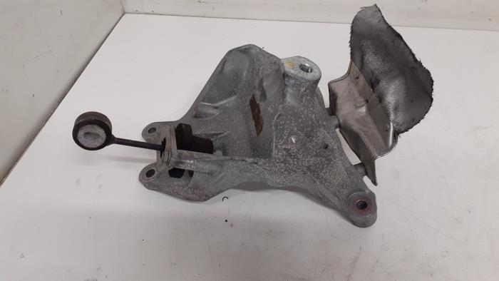 Usagé Support moteur Audi Q7 (4MB/4MG) 3.0 TDI V6 24V Prix € 75,00 Règlement à la marge proposé par Autodemontage van de Laar