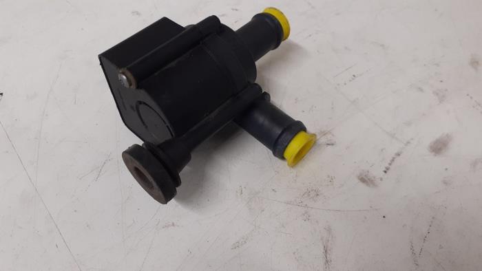 Begagnade Extra vattenpump Audi Q7 (4MB/4MG) 3.0 TDI V6 24V Pris € 75,00 Marginaltabell erbjuds av Autodemontage van de Laar