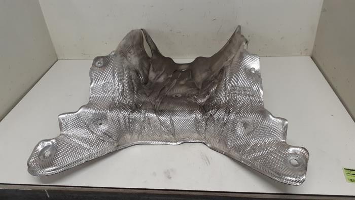 Gebrauchte Hitzeschild Auspuff Audi Q7 (4MB/4MG) 3.0 TDI V6 24V Preis € 100,00 Margenregelung angeboten von Autodemontage van de Laar