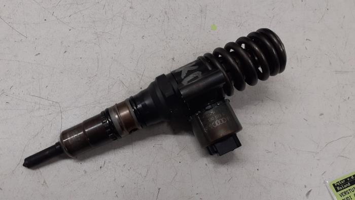 Injector (diesel) from a Audi A3 2007