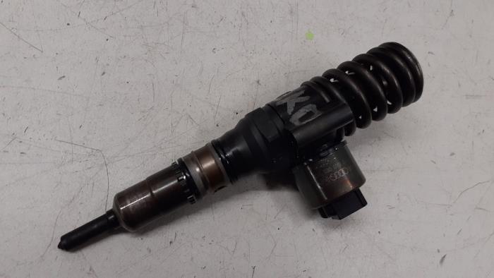 Injector (diesel) from a Audi A3 2007