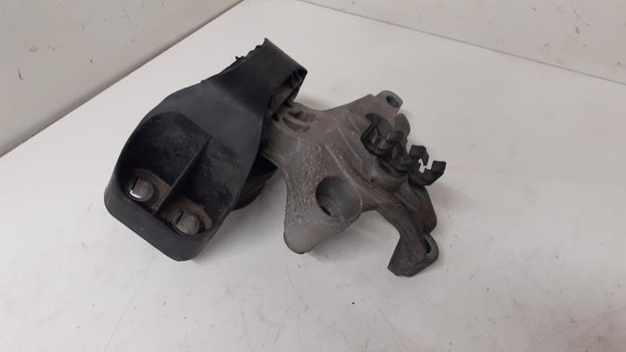 Used Engine mount Renault Clio IV Estate/Grandtour (7R) 1.5 Energy dCi 90 FAP Price € 50,00 Margin scheme offered by Autodemontage van de Laar