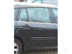 Gebrauchte Tür 4-türig rechts hinten Renault Laguna III Estate (KT) 2.0 16V Preis € 225,00 Margenregelung angeboten von Autodemontage van de Laar