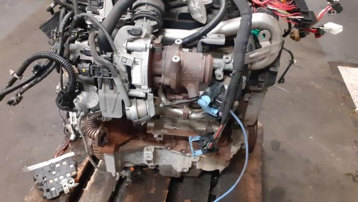 Engine from a Renault Kangoo Express (FW) 1.5 dCi 90 FAP 2015