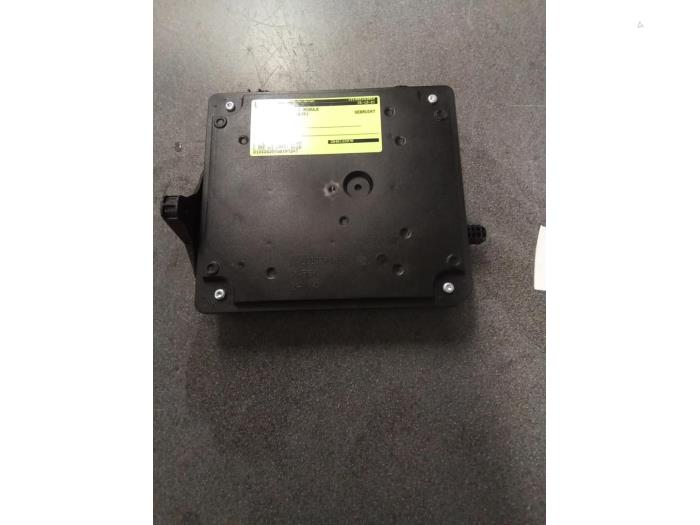 Begagnade Centralelmodul Renault Megane Pris € 100,00 Marginaltabell erbjuds av Autodemontage van de Laar