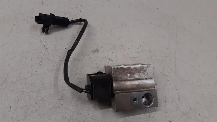 Begagnade Trycksensor, luftkonditionering Renault Zoé (AG) 46kW Pris € 50,00 Marginaltabell erbjuds av Autodemontage van de Laar