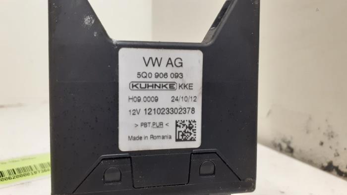 Electric fuel module from a Volkswagen Golf VII (AUA) 1.4 TSI 16V 2013