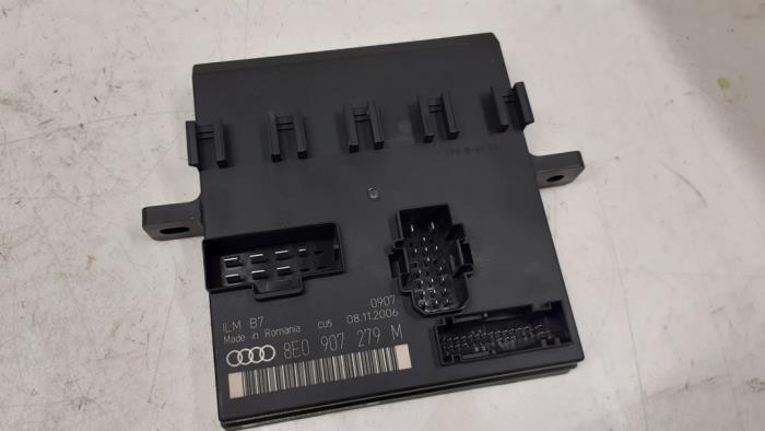 Used Body control computer Audi A4 Avant (B7) 2.0 TDI Price € 100,00 Margin scheme offered by Autodemontage van de Laar