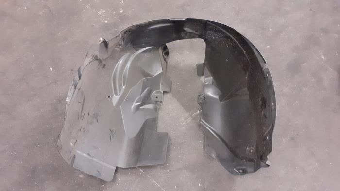 Używane Nadkole Ford Mondeo Cena € 25,00 Procedura marży oferowane przez Autodemontage van de Laar