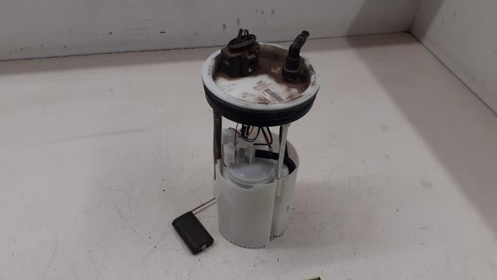 Begagnade Bensinpump Volkswagen Up! (121) Pris € 70,00 Marginaltabell erbjuds av Autodemontage van de Laar