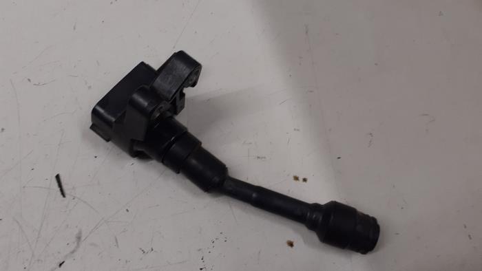 Ignition coil from a Ford Fiesta 6 (JA8) 1.0 EcoBoost 12V 100 Van 2013