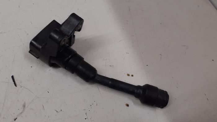 Ignition coil from a Ford Fiesta 6 (JA8) 1.0 EcoBoost 12V 100 Van 2013