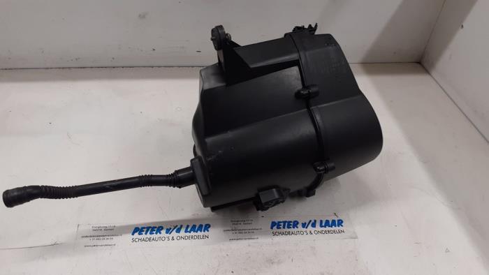 Begagnade Luftfilterhus Seat Ibiza ST (6J8) 1.2 TDI Ecomotive Pris € 40,00 Marginaltabell erbjuds av Autodemontage van de Laar