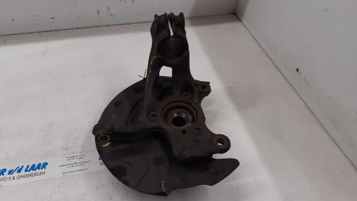Knuckle, front left from a Volkswagen Golf VII (AUA) 1.4 TSI 16V 2013