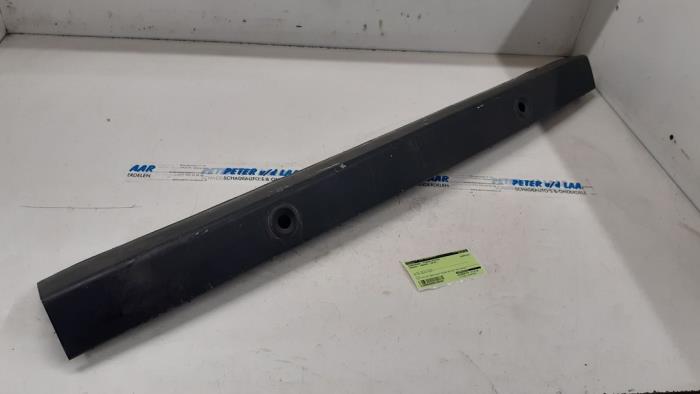 Rear bumper component, central from a Renault Kangoo Express (FW) 1.5 dCi 90 FAP 2018