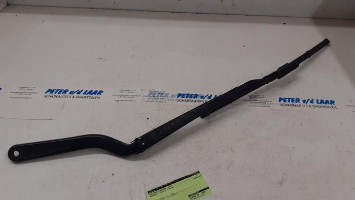 Front wiper arm from a Renault Twingo III (AH) 1.0 SCe 70 12V 2016
