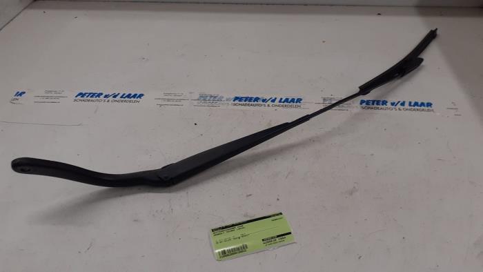 Front wiper arm from a Renault Twingo III (AH) 1.0 SCe 70 12V 2016
