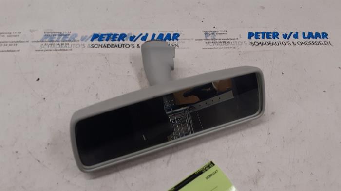 Rear view mirror from a Volkswagen Up! (121) 1.0 12V 60 2014