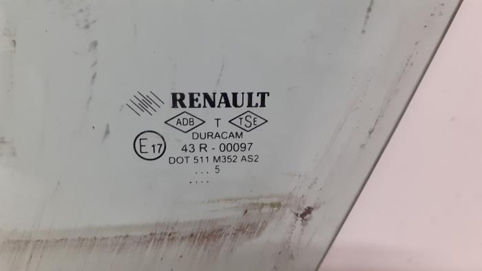 Türscheibe 4-türig links vorne van een Renault Clio 2015