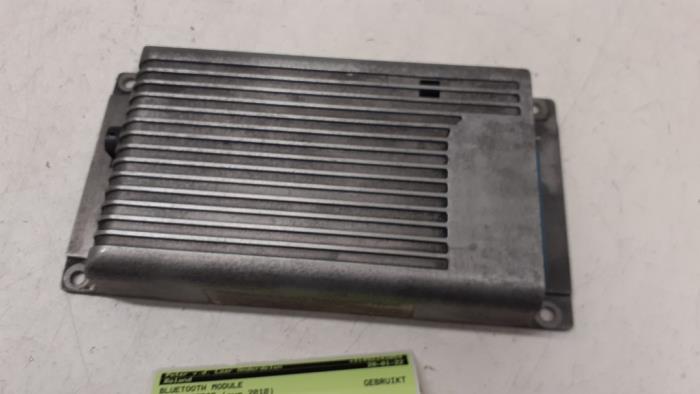 Begagnade Bluetooth-modul BMW 5 serie (F10) 523i 24V Pris € 100,00 Marginaltabell erbjuds av Autodemontage van de Laar