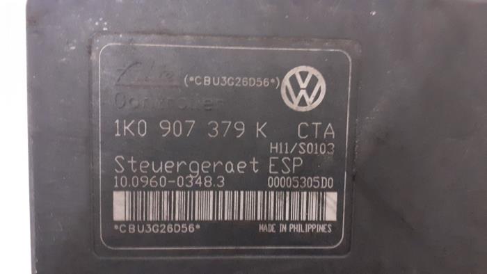 ABS Pumpe van een Volkswagen Golf V (1K1) 1.6 FSI 16V 2004