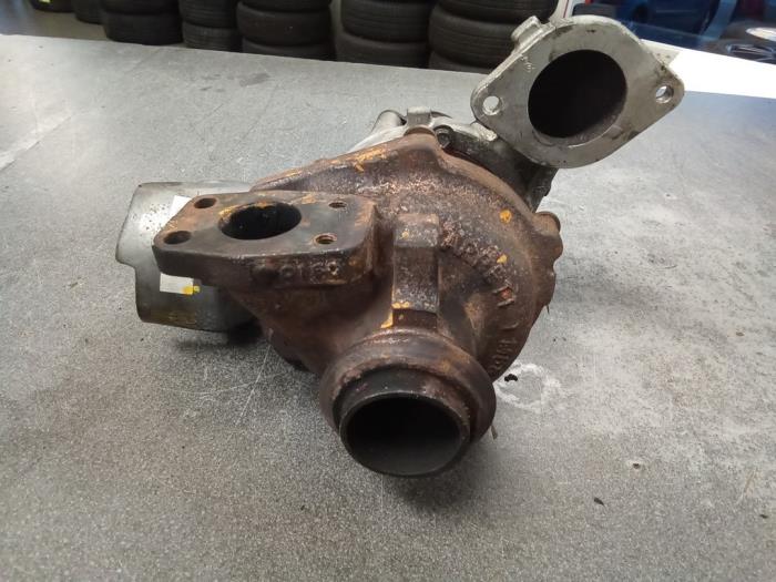 Turbo from a Ford Focus 3 Wagon 1.6 TDCi 115 2012