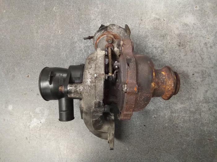 Turbo from a Ford Focus 3 Wagon 1.6 TDCi 115 2012