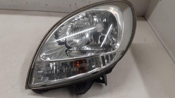 Używane Reflektor lewy Renault Kangoo Express (FC) 1.5 dCi 60 Cena € 40,00 Procedura marży oferowane przez Autodemontage van de Laar