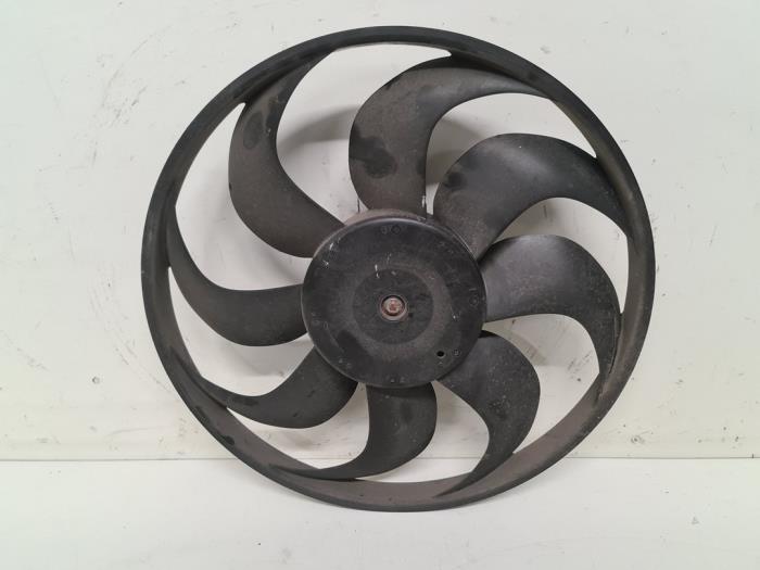 Cooling fans from a Renault Captur (2R) 1.5 Energy dCi 90 FAP 2015