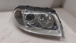 Used Headlight, right Volkswagen Passat (3B3) 1.9 TDI 100 Price € 40,00 Margin scheme offered by Autodemontage van de Laar