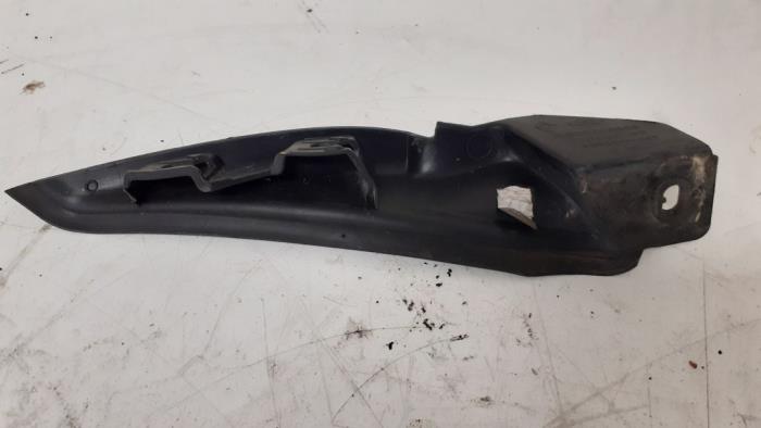 Cover, miscellaneous from a Renault Captur (2R) 1.5 Energy dCi 90 FAP 2015