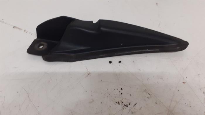 Cover, miscellaneous from a Renault Captur (2R) 1.5 Energy dCi 90 FAP 2015