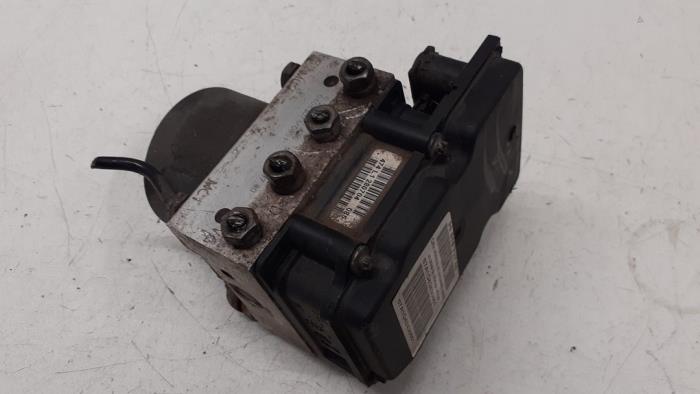 Usagé Bloc ABS Peugeot 307 (3A/C/D) 1.4 16V Prix € 50,00 Règlement à la marge proposé par Autodemontage van de Laar