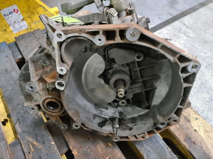 Gearbox Opel Zafira 1.9 CDTI 55192042 Z19DT M32