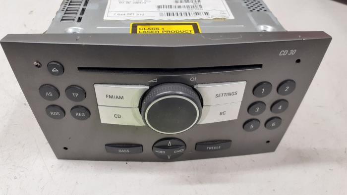 Begagnade Radio Opel Zafira (M75) 1.9 CDTI Pris € 50,00 Marginaltabell erbjuds av Autodemontage van de Laar